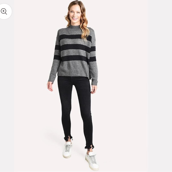 AGOLDE Sophie Mid Rise Skinny Ankle Jeans in Black with Distressed Hem - Picture 3 of 12